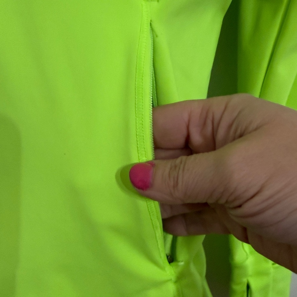 Athleta Whittier Peak Half Zip Long Sleeve Top Womens Small Neon Green Ladies - Picture 10 of 16